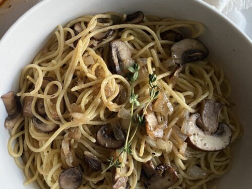 Spaghetti with Mushrooms and Garlic
